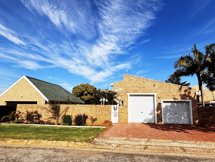 4 Bedroom Property for Sale in Ferreira Town Eastern Cape